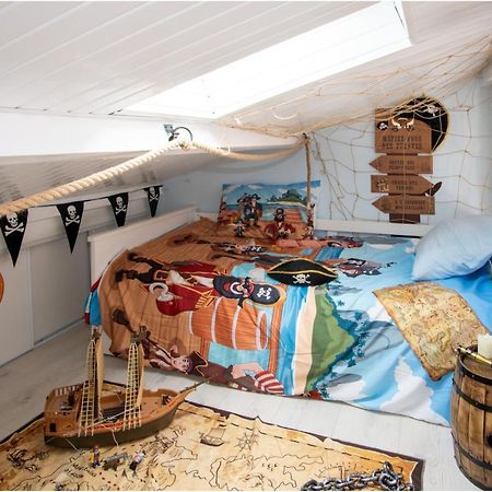 "Le Pirate Beneze"Gite Insolite,Situation Ideale,Accueil Attentionne Trizay Exteriör bild